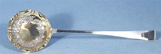 A cased late Victorian silver fruit set, by Rupert Favell, length 280mm, weight 12.5oz/390grms